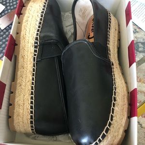 Cora Black leather wedge shoe